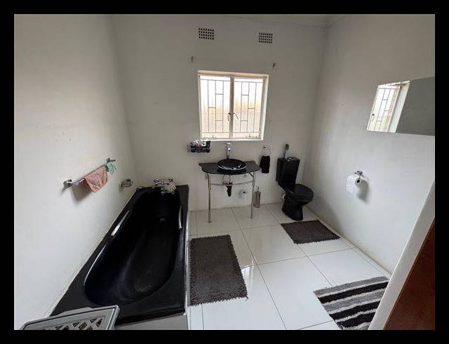 3 BEDROOM TOWNHOUSE FOR SALE IN BIRCHLEIGH NORTH